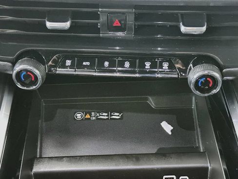 Used 2025 Chevrolet Tahoe RST w/ Comfort Package AWD/4WD image 18