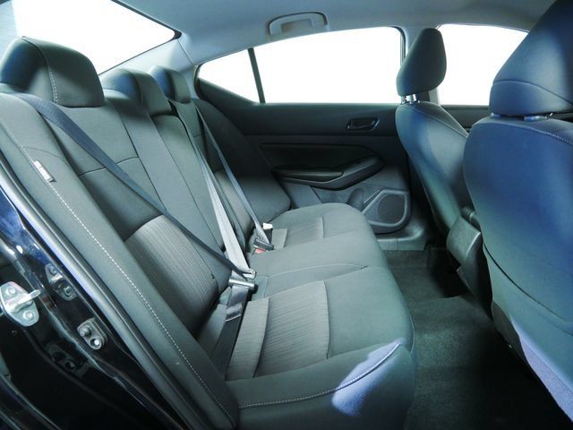Used 2025 Nissan Altima 2.5 SV FWD image 15