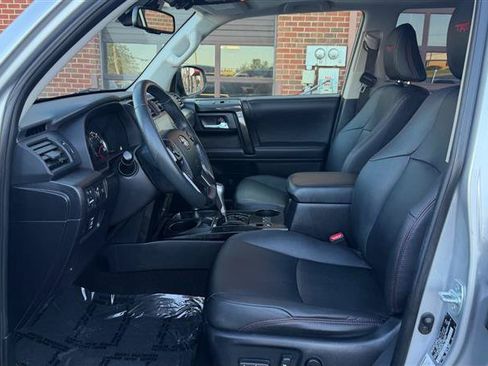 Used 2020 Toyota 4Runner TRD Off-Road Premium w/ Moonroof Package AWD/4WD image 26