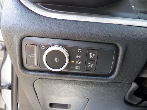 Used 2021 Ford Explorer XLT w/ Equipment Group 202A AWD/4WD image 24