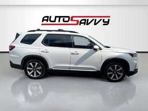 Used 2025 Honda Pilot Elite image 8