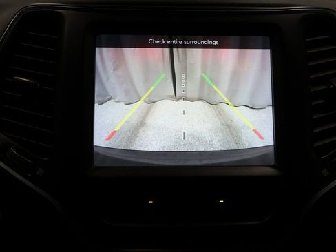 Certified 2021 Jeep Cherokee Trailhawk w/ Comfort/Convenience Group image 32