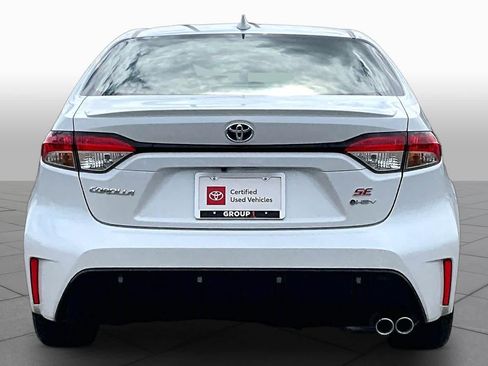 Certified 2025 Toyota Corolla SE FWD image 4