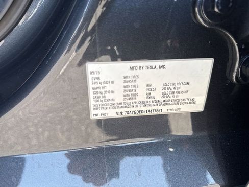 Used 2026 Tesla Model Y Long Range RWD image 38