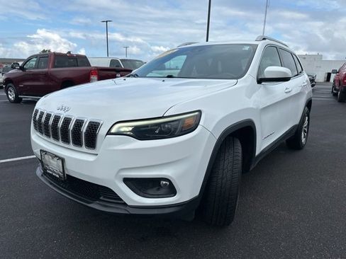 Used 2021 Jeep Cherokee Latitude Plus w/ Mopar Interior Package image 3