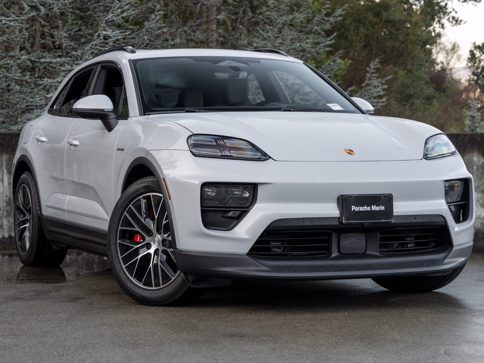 Certified 2025 Porsche Macan 4S Electric AWD/4WD image 6