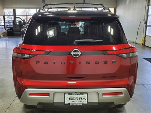 Used 2023 Nissan Pathfinder SL w/ Black Appearance Package image 5