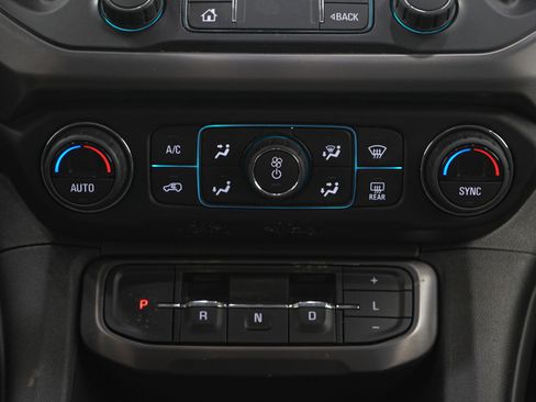 Used 2021 GMC Acadia AT4 image 21