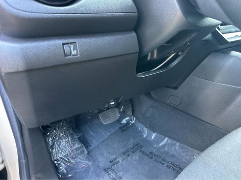 Used 2024 Chevrolet Colorado W/T image 30