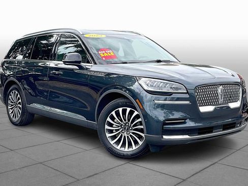 Used 2023 Lincoln Aviator Reserve w/ Equipment Group 201A image 2
