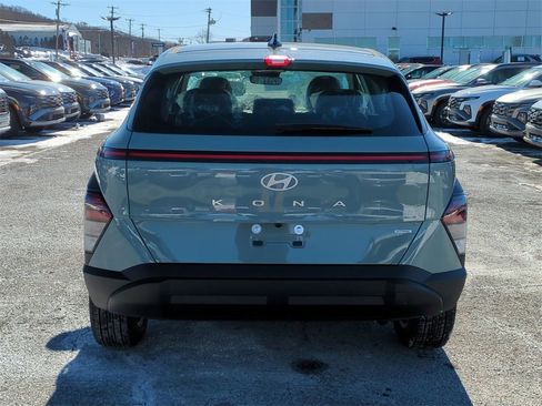New 2026 Hyundai Kona SE image 4