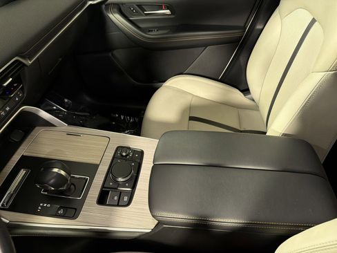 Used 2024 MAZDA CX-90 3.3 Turbo w/ Preferred Plus AWD/4WD image 43