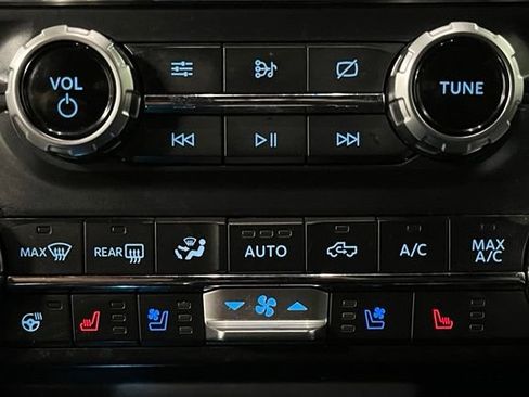 Used 2021 Ford F150 Lariat w/ Equipment Group 502A High AWD/4WD image 39