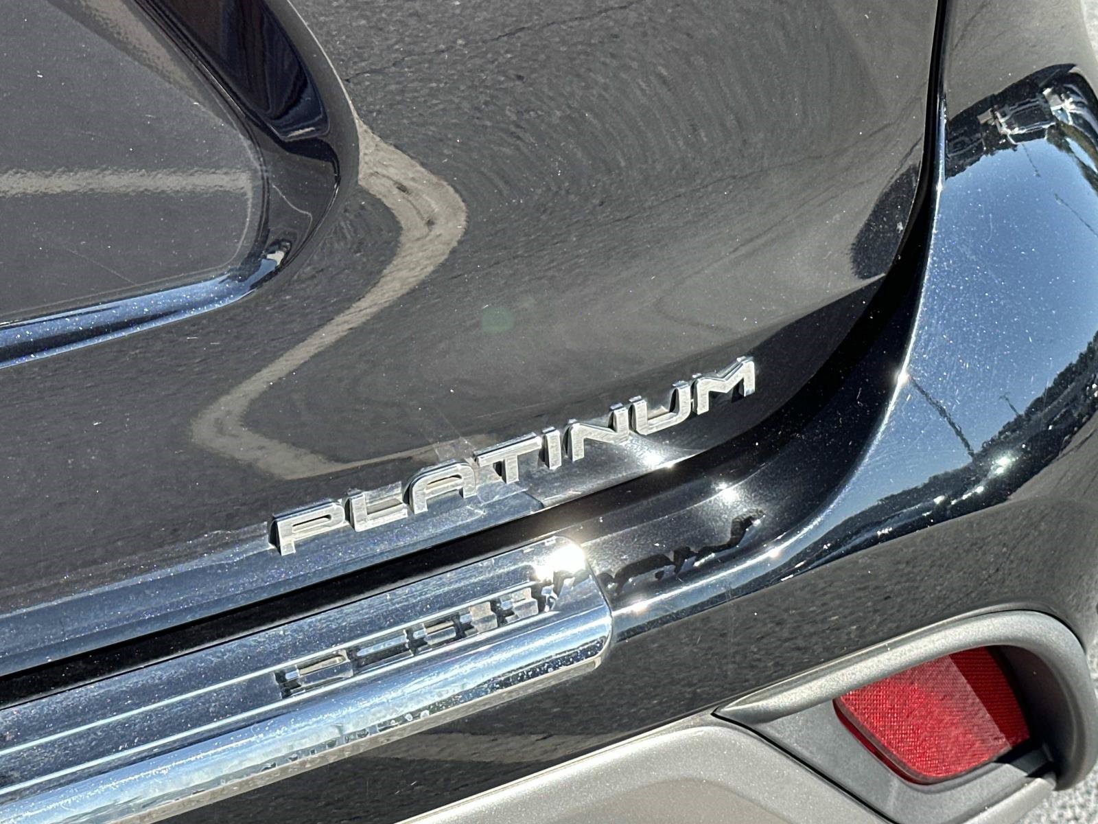 Used 2023 Toyota Highlander Platinum FWD image 8