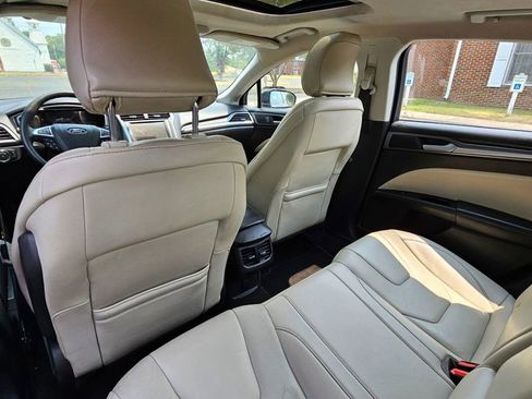 Used 2016 Ford Fusion Titanium FWD image 12