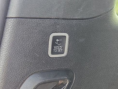 Used 2024 Jeep Wagoneer Series II w/ Flexible Seating Group RWD image 13