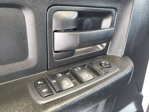 Used 2019 RAM 1500 Tradesman w/ Chrome Appearance Group RWD image 15