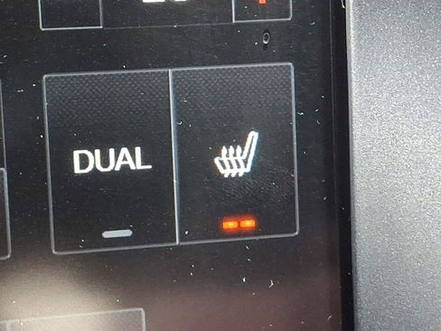 Used 2013 Ford Edge Limited image 27