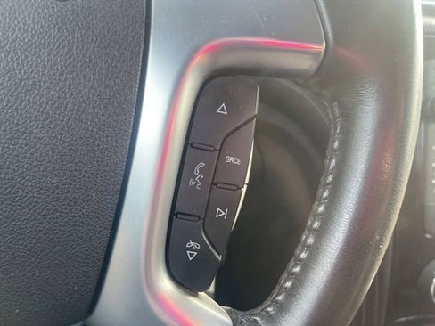 Used 2016 Chevrolet Traverse LT w/ Style and Technology Package image 11