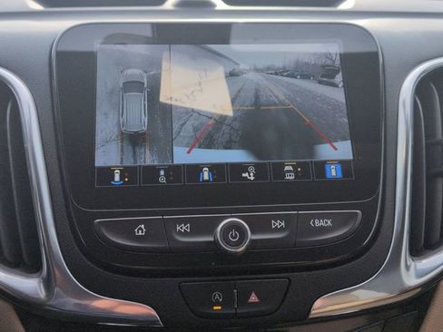 Used 2023 Chevrolet Equinox Premier image 16