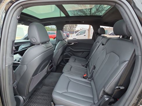Used 2025 Audi Q7 3.0T Prestige w/ Prestige Package image 13