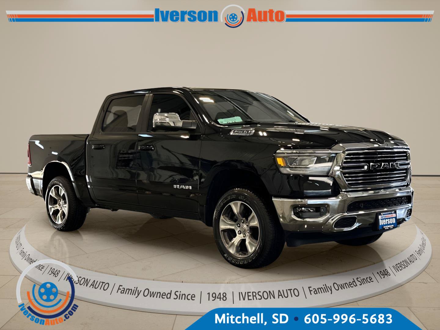 Used 2023 RAM 1500 Laramie AWD/4WD image 1