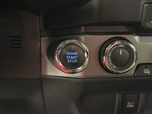 Used 2020 Toyota Tacoma TRD Sport AWD/4WD image 39
