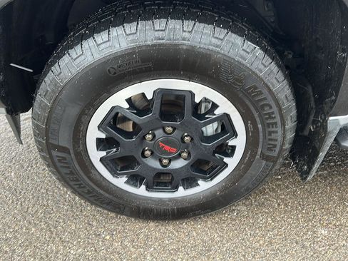 Used 2025 Toyota 4Runner TRD Off-Road Premium image 2