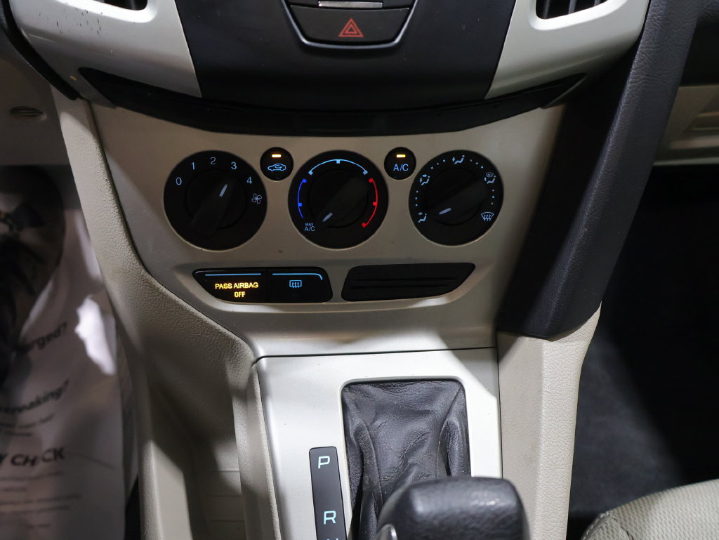 Used 2012 Ford Focus SE FWD image 29