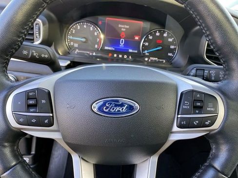 Used 2022 Ford Explorer XLT w/ Equipment Group 202A image 20