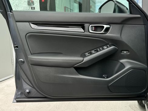 Used 2025 Honda Civic Sport image 13