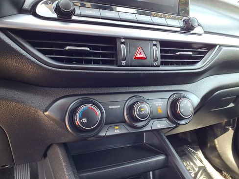 Certified 2023 Kia Forte LXS image 19