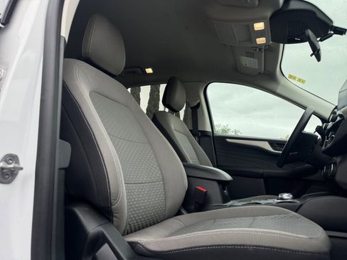 Used 2022 Ford Escape SE image 20