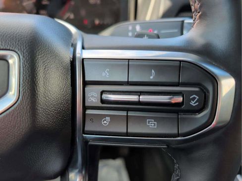 Used 2025 GMC Terrain Elevation image 10