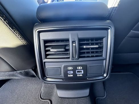 Used 2025 Subaru Forester Limited AWD/4WD image 22