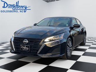 Used 2024 Nissan Altima 2.5 SV video 1