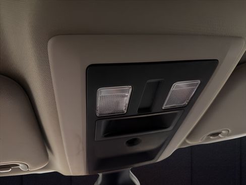 Used 2023 RAM 1500 Classic SLT AWD/4WD image 24
