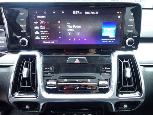 Certified 2023 Kia Sorento SX AWD/4WD image 28