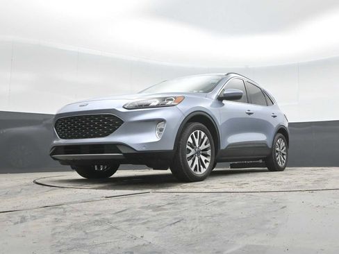 Used 2022 Ford Escape Titanium AWD/4WD image 44