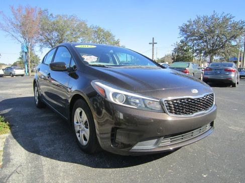 Used 2017 Kia Forte LX w/ LX Popular Package FWD image 4