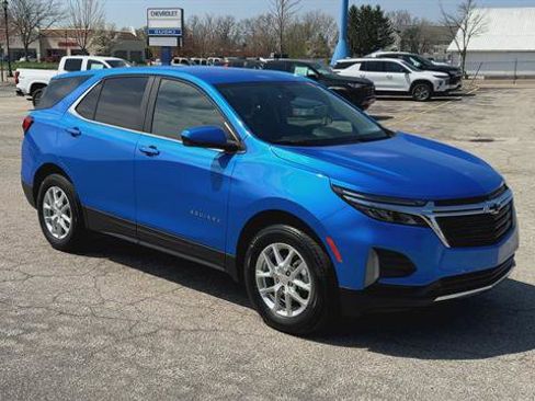 Used 2024 Chevrolet Equinox LT w/ LPO, Floor Liner Package AWD/4WD image 2