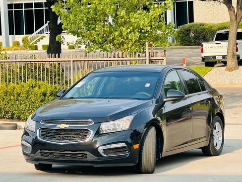 Used 2016 Chevrolet Cruze LT FWD image 3