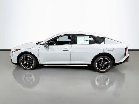 New 2025 Kia K4 GT-Line image 4