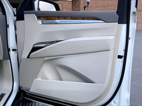 Used 2025 Cadillac Escalade Sport Platinum w/ LPO, ONYX Package AWD/4WD image 36