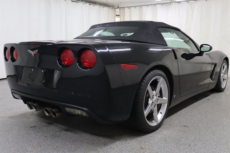 Used 2008 Chevrolet Corvette Convertible w/ Preferred Equipment Group RWD image 10