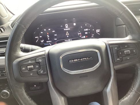 Used 2023 GMC Yukon XL Denali Ultimate image 24
