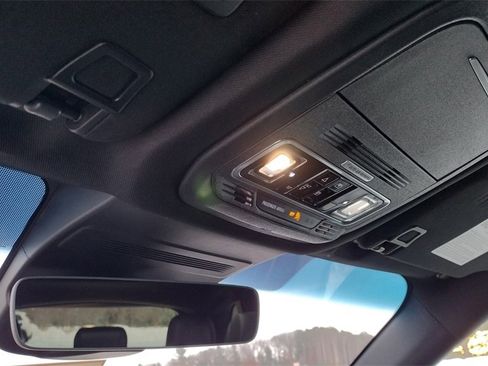 Certified 2024 Lincoln Nautilus Reserve w/ Equipment Group 202A image 17