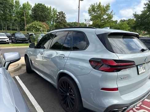 Used 2024 BMW X5 xDrive40i w/ M Sport Package AWD/4WD image 5