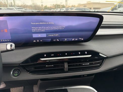 Used 2025 Buick Enclave Preferred image 19