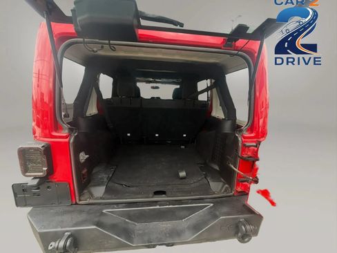 Used 2018 Jeep Wrangler Unlimited Sahara AWD/4WD image 14
